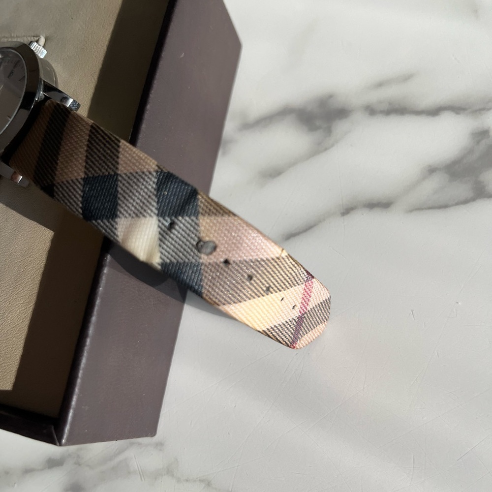 Burberry Women’s Watch - Picture 3 of 8